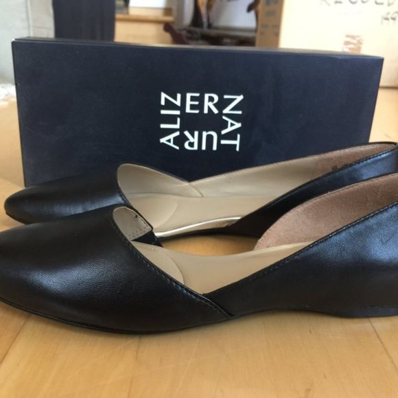 Naturalizer Samantha Point Toe Flat - Size 8 Narrow - Picture 2 of 4